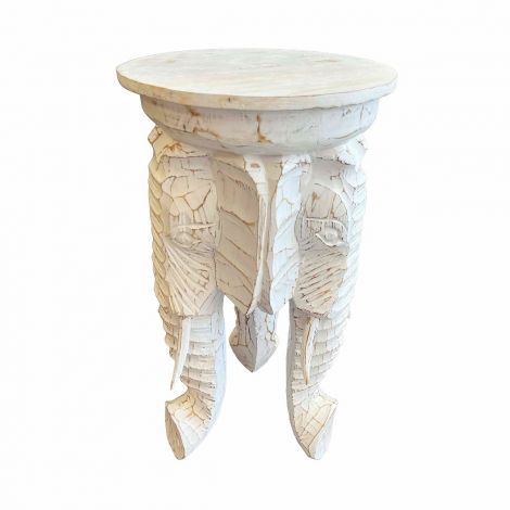 Луксозна и изящна табуретка бяла патина с невероятни детайли
